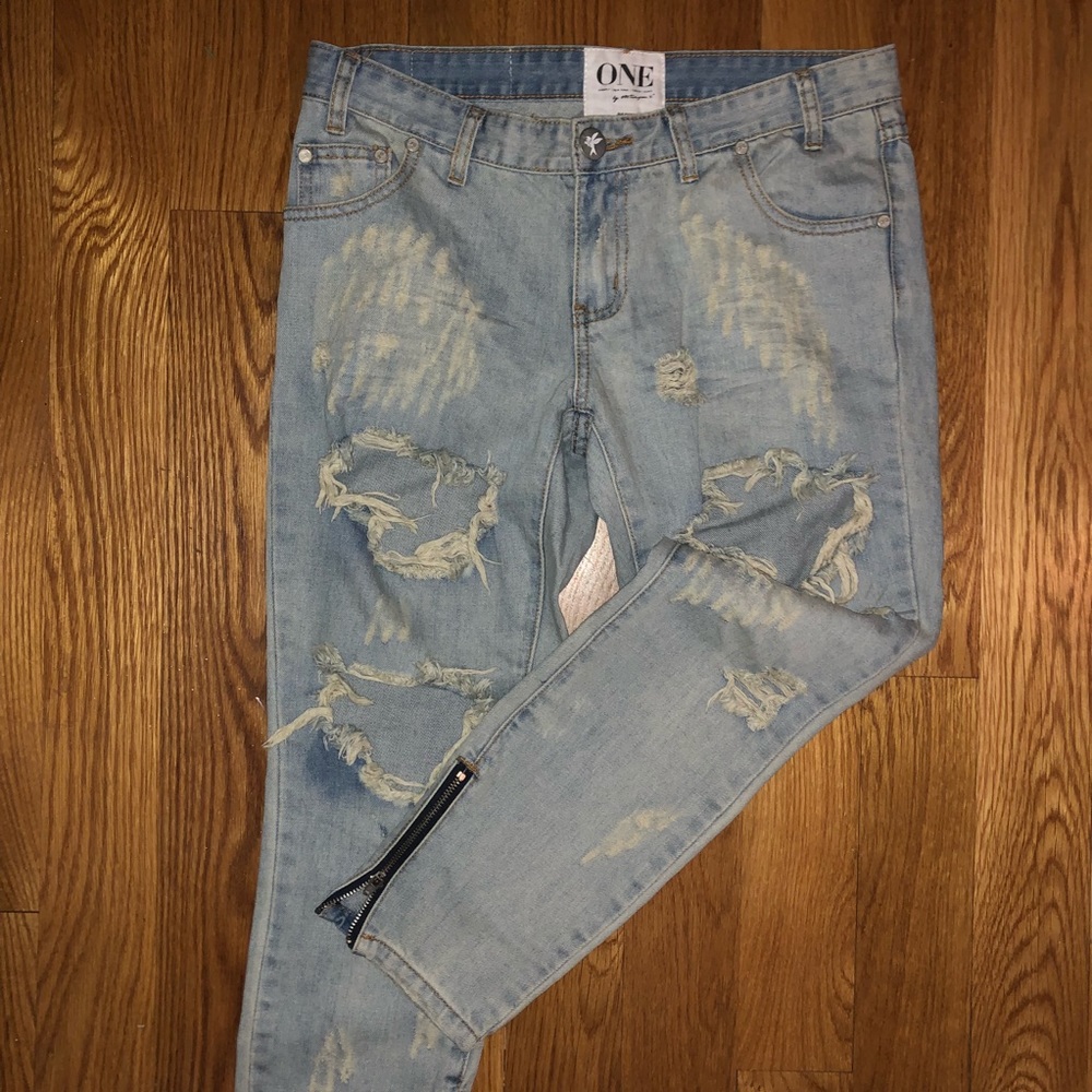 One teaspoon distressed jeans. Never worn